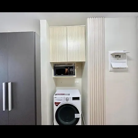 Chic Modern Condo In Makati